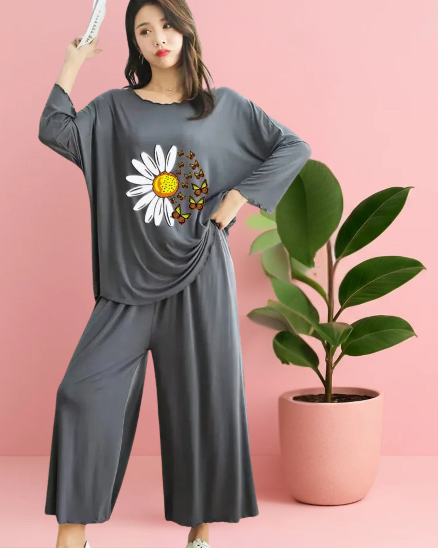 Women's Daisy & Butterfly Graphic Lounge Set – Loose Full Sleeve Top & Wide-Leg Trousers