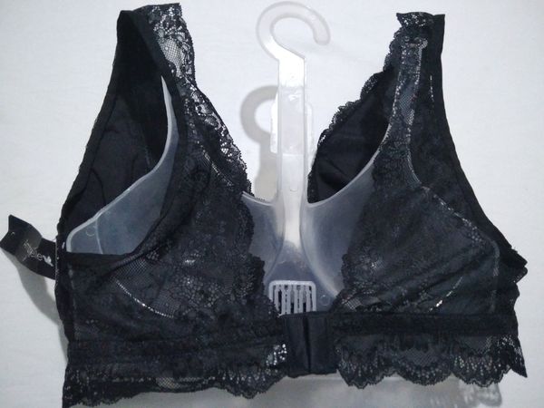 Smart & Sexy Women's Signature Lace Deep V Neck Wireless Bralette