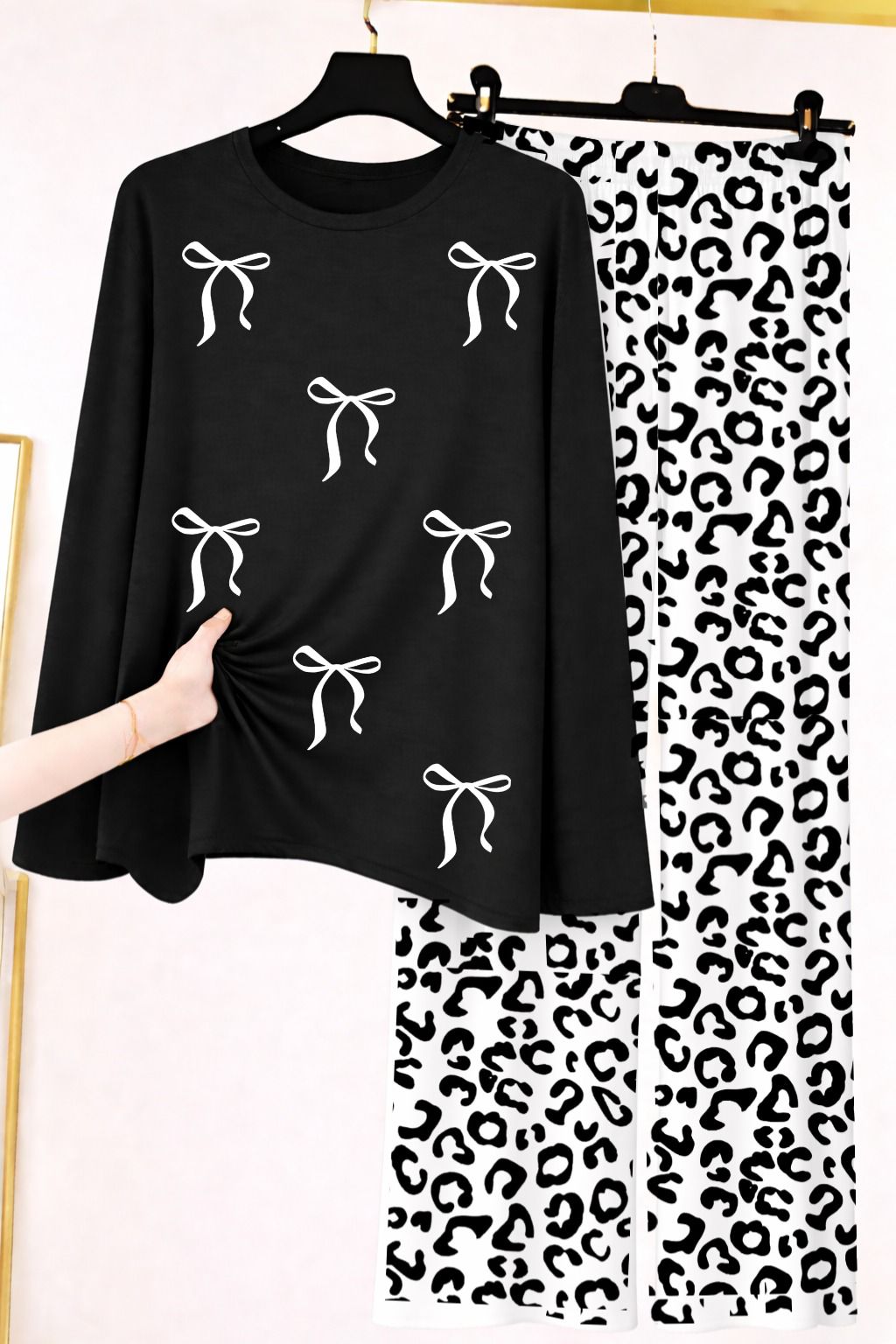 Bow Print Crewneck Top & Leopard Spotted Lounge Suit