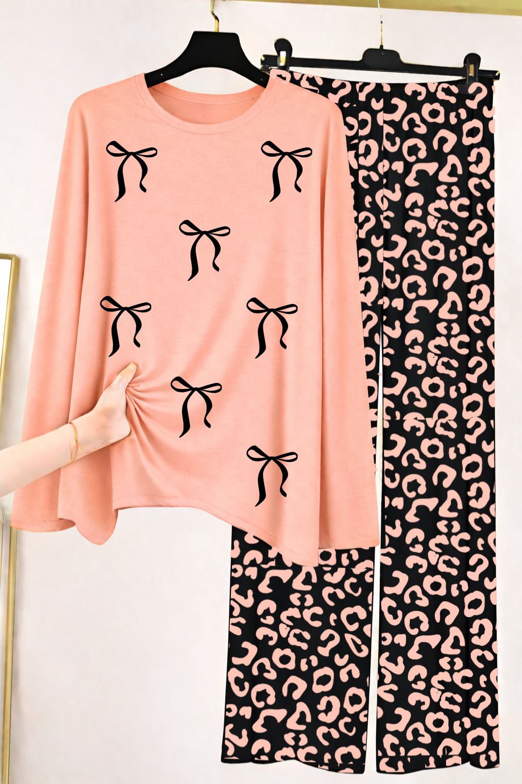 Bow Print Crewneck Top & Leopard Spotted Lounge Suit