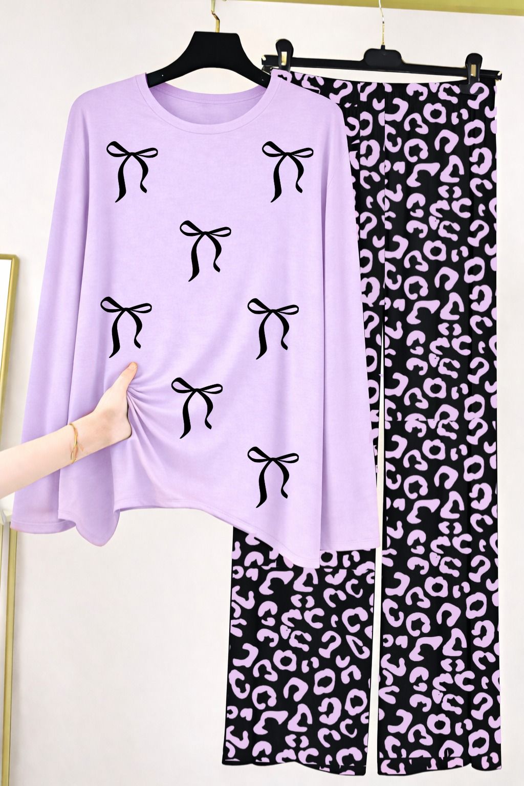 Bow Print Crewneck Top & Leopard Spotted Lounge Suit