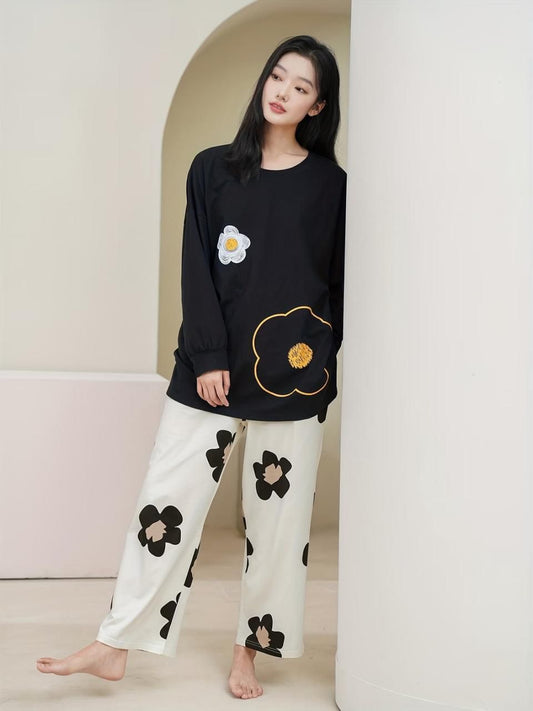 Elegant Midnight Black & Cream Floral Women's 2-Piece Nightwear Set
